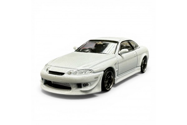 Tarmac Works x Vertex Toyota JZZ30 Soarer; White